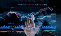 中信证券：上半年净利润105
